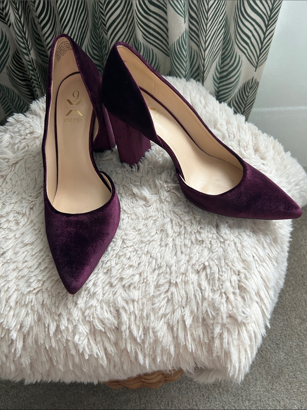 😍Like New Gorgeous Plum Colour Velour Block Heels🥰